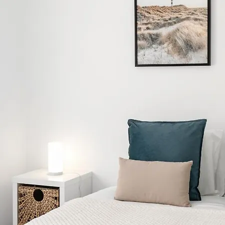 Rose Breeze נאזרה