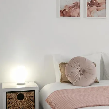 Rose Breeze Nazaré