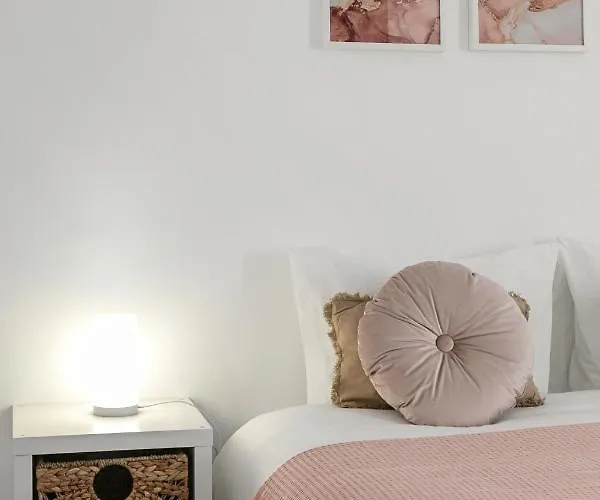 Rose Breeze Назаре